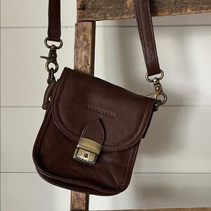 Wanderers travel co
THE GLASTONBURY CROSSBODY EUC